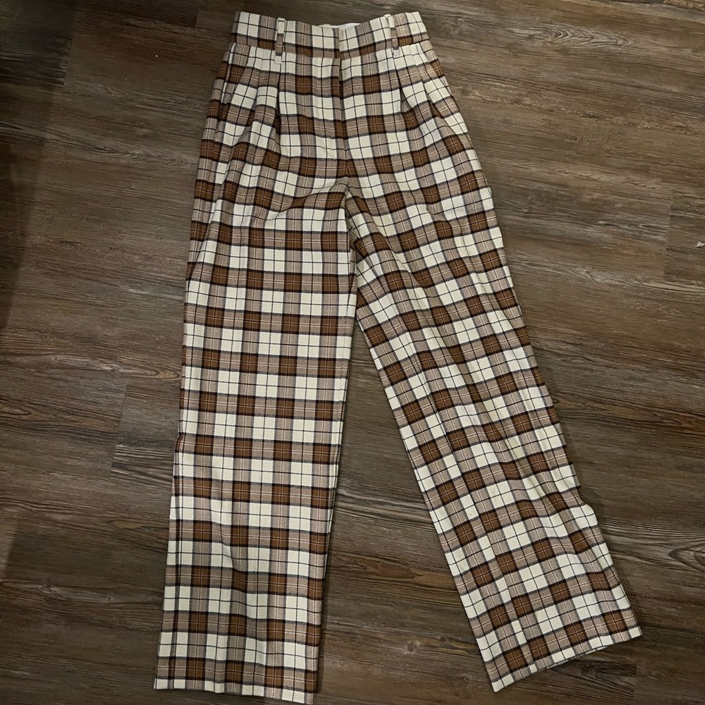 Aritzia Effortless pants
